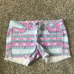American eagle size 2 Aztec shorts